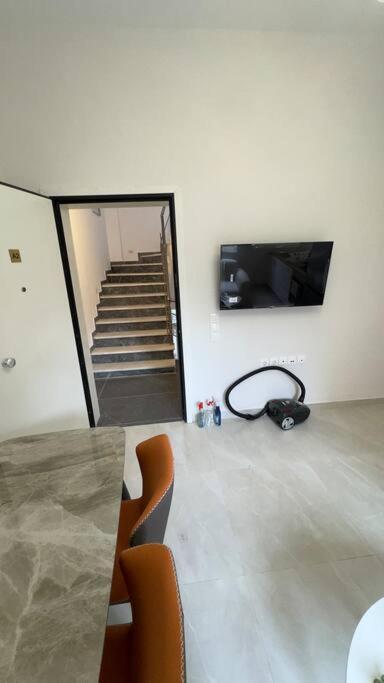 New Center Apartment Near Metro Athens Exterior photo
